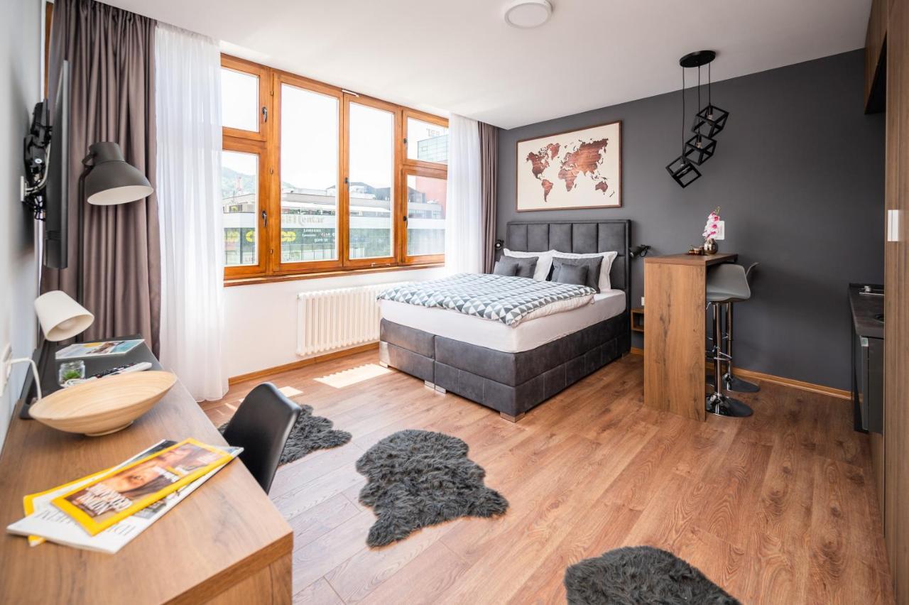 Modern And Bright Apartments - Main Street Sarajevo Ngoại thất bức ảnh