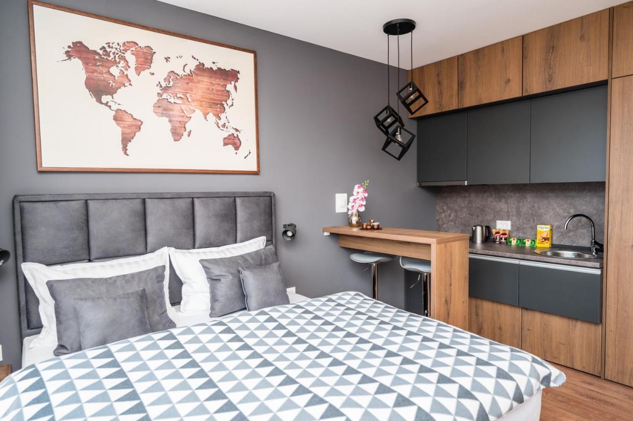 Modern And Bright Apartments - Main Street Sarajevo Ngoại thất bức ảnh