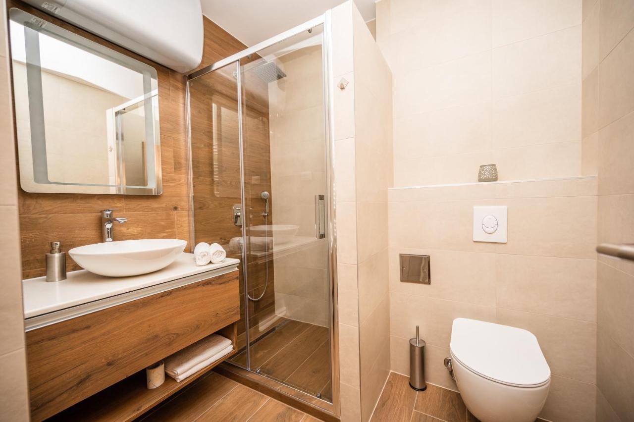 Modern And Bright Apartments - Main Street Sarajevo Ngoại thất bức ảnh