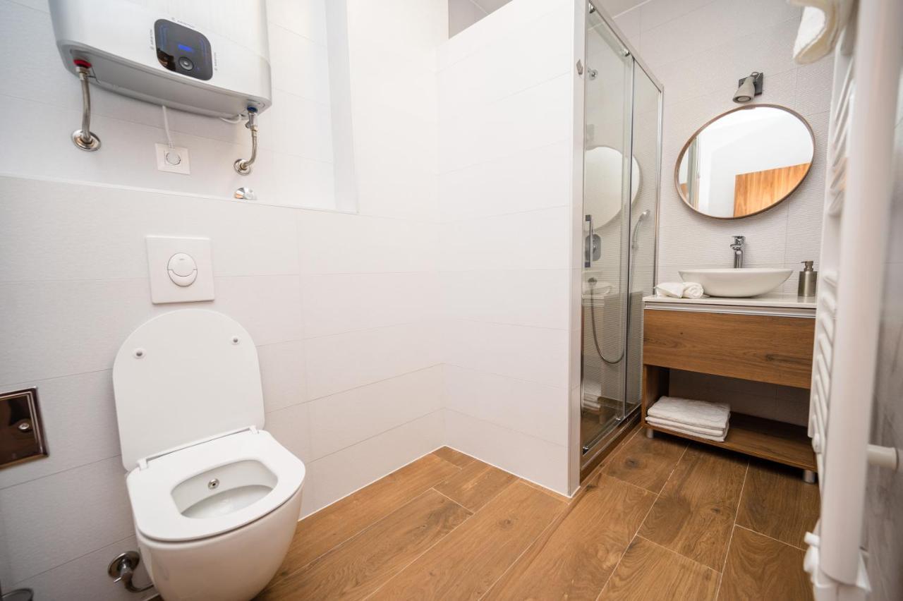 Modern And Bright Apartments - Main Street Sarajevo Ngoại thất bức ảnh